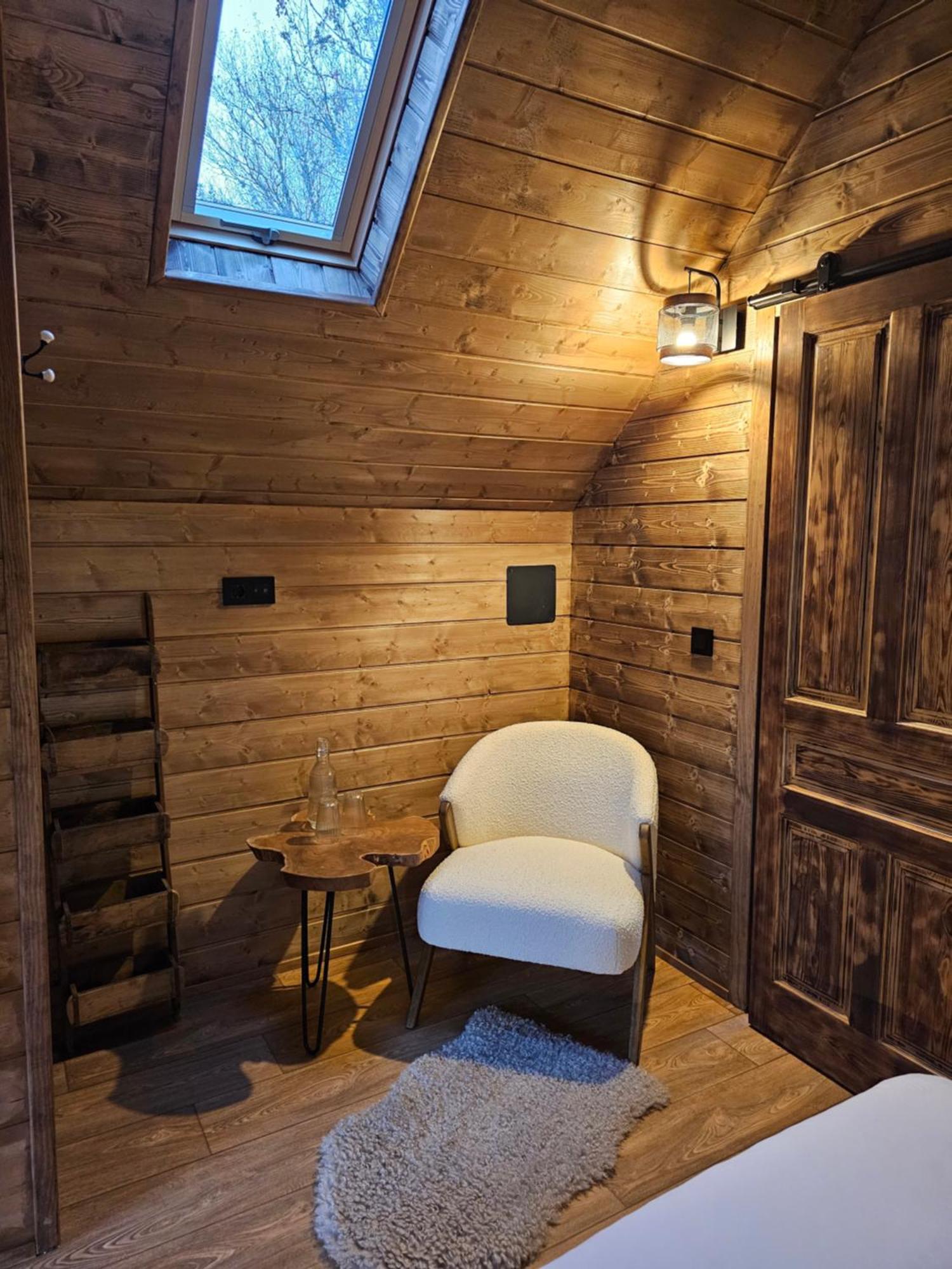 Cabanas De Les Flors Gramós Екстериор снимка