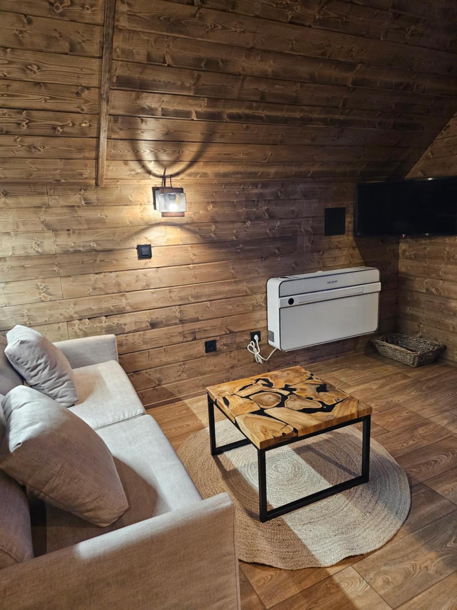 Cabanas De Les Flors Gramós Екстериор снимка