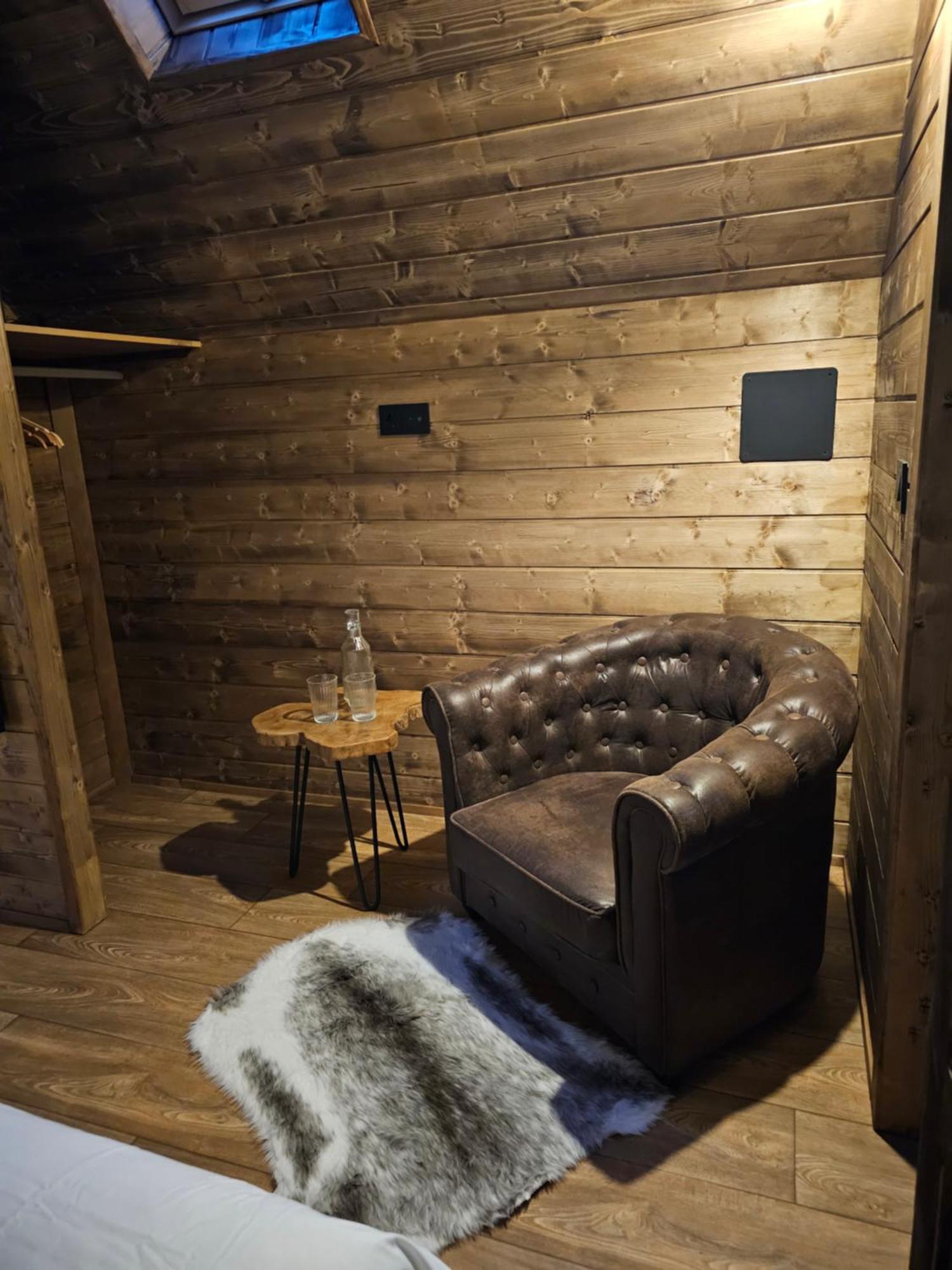 Cabanas De Les Flors Gramós Екстериор снимка